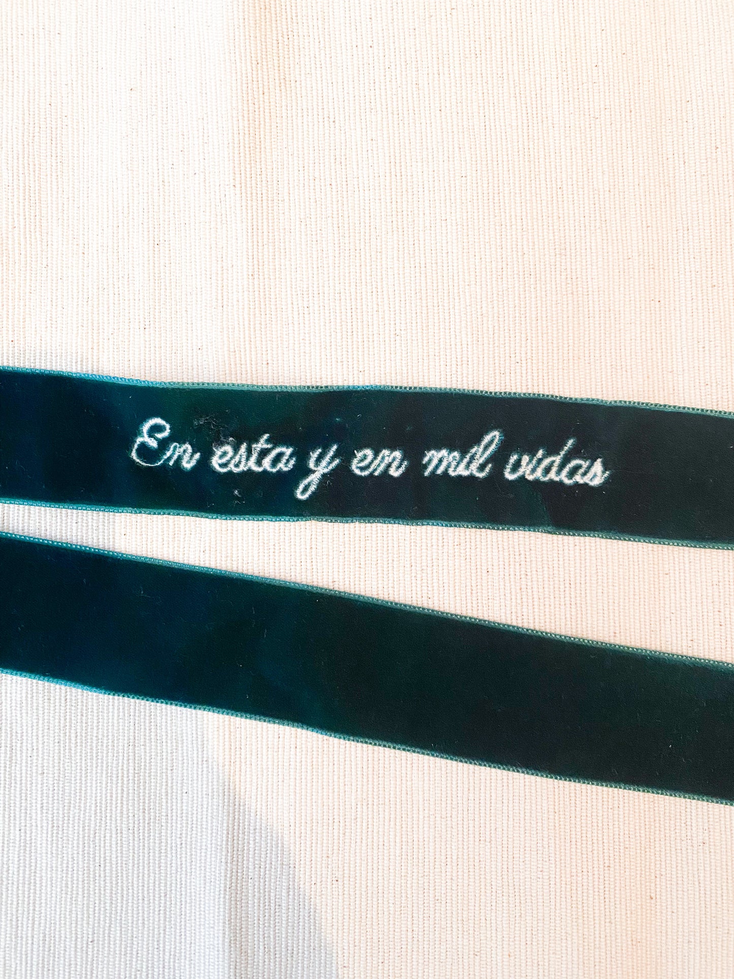Lazo terciopelo bordado verde (Outlet)