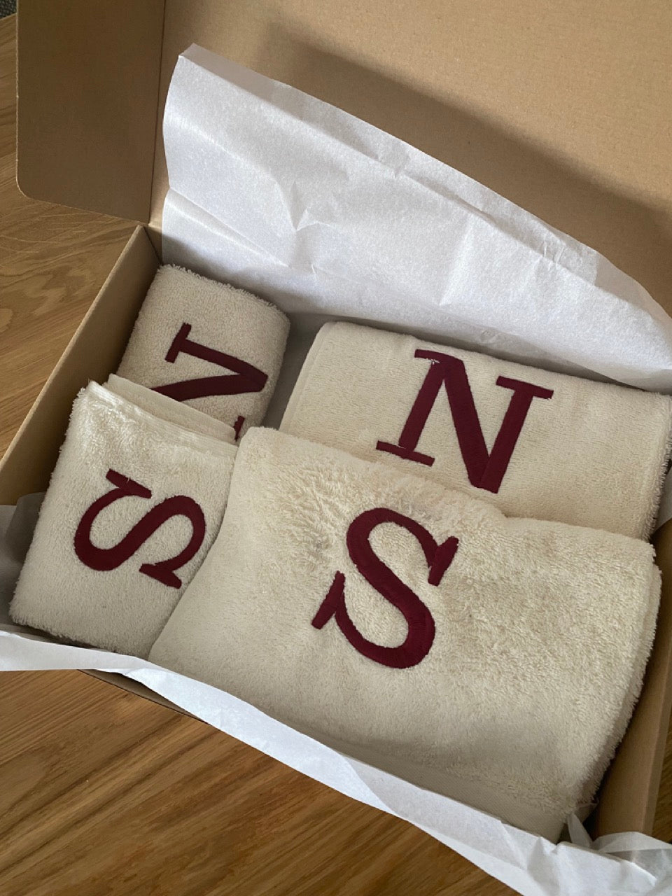 Toalla personalizada inicial