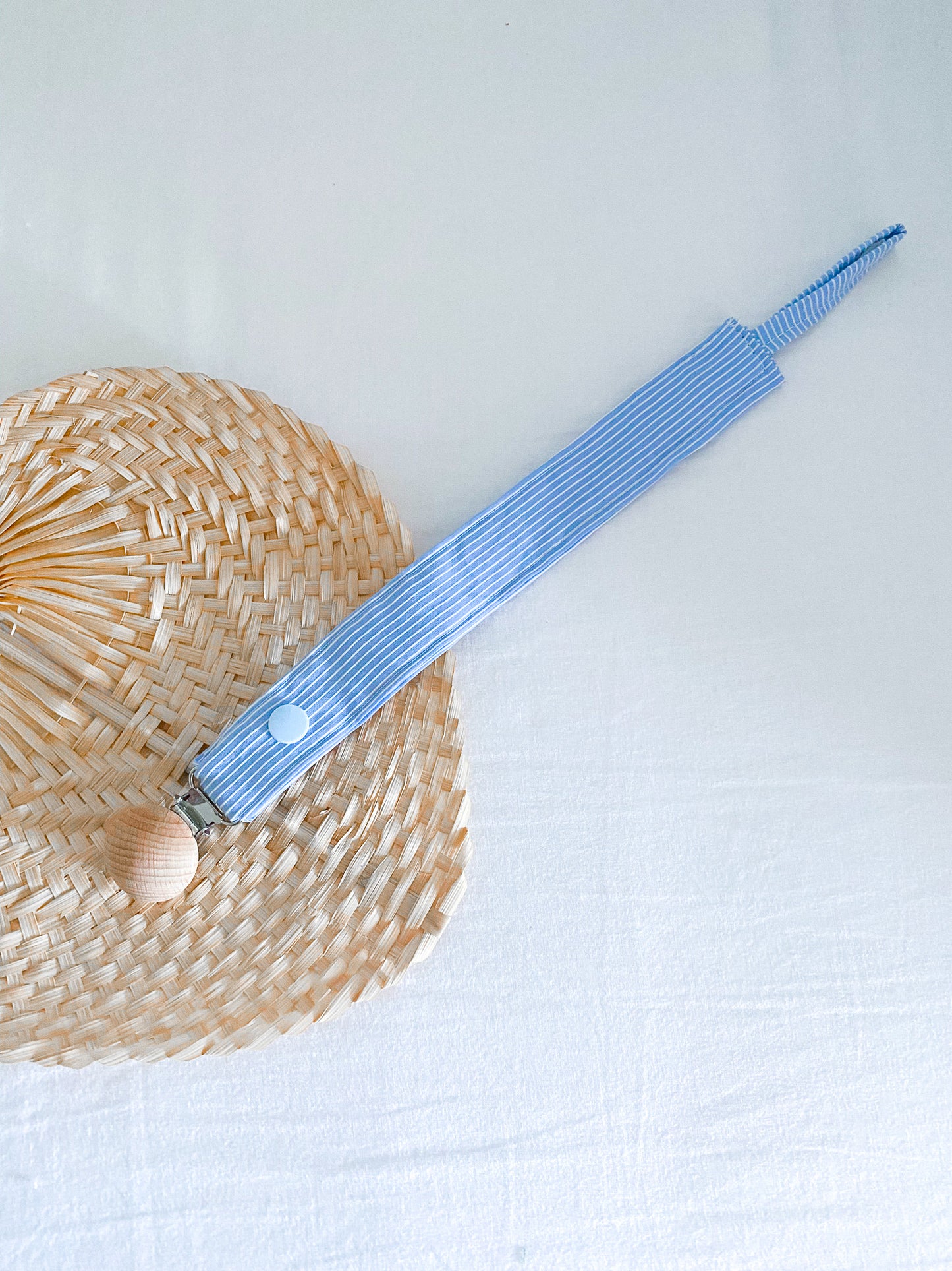 Chupetero Stripes Azul Claro