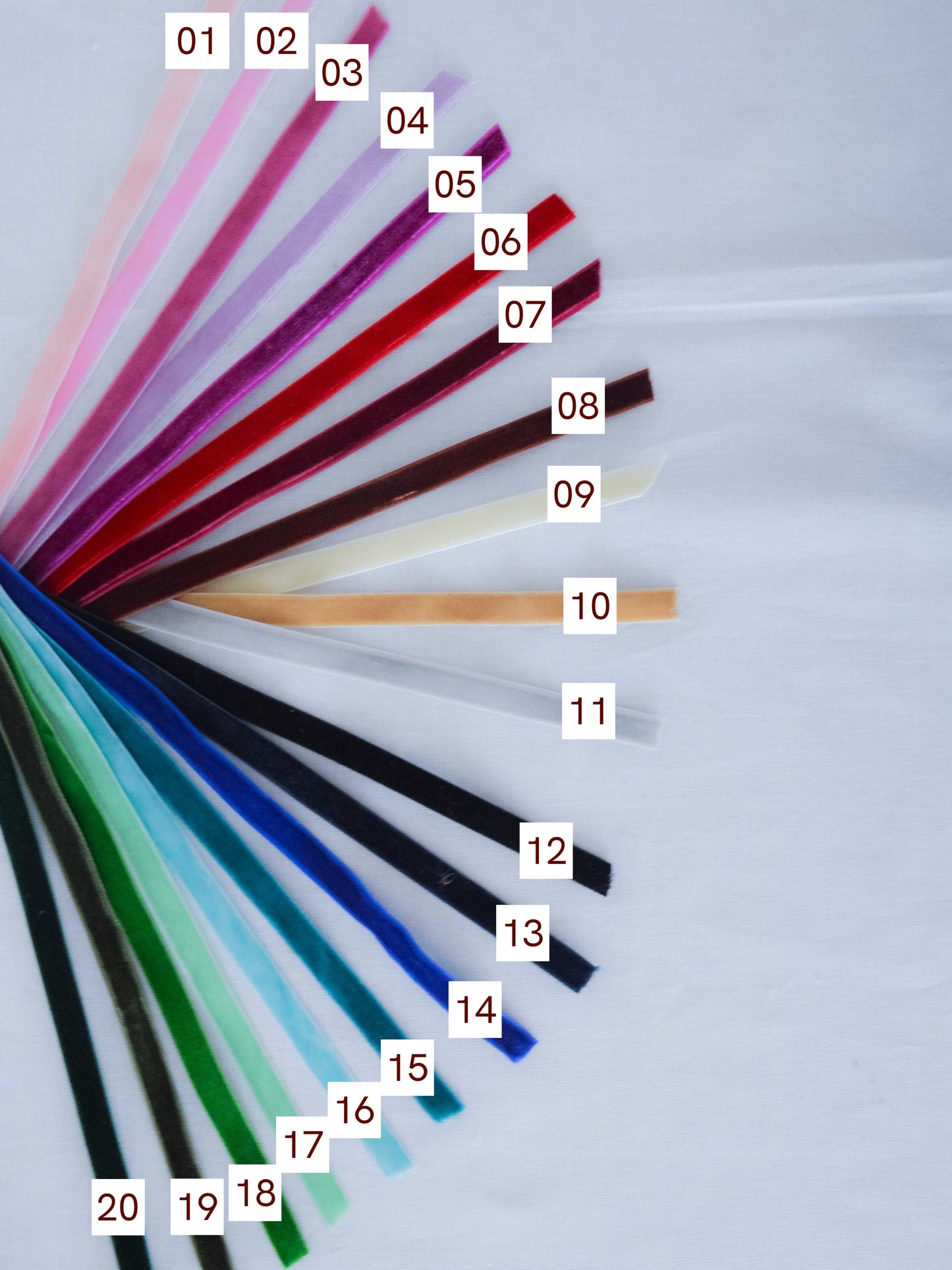 Forro para percha bordado - Mamá