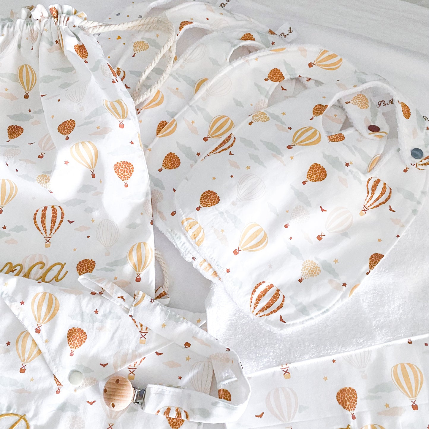 Pack 5 baberos guardería