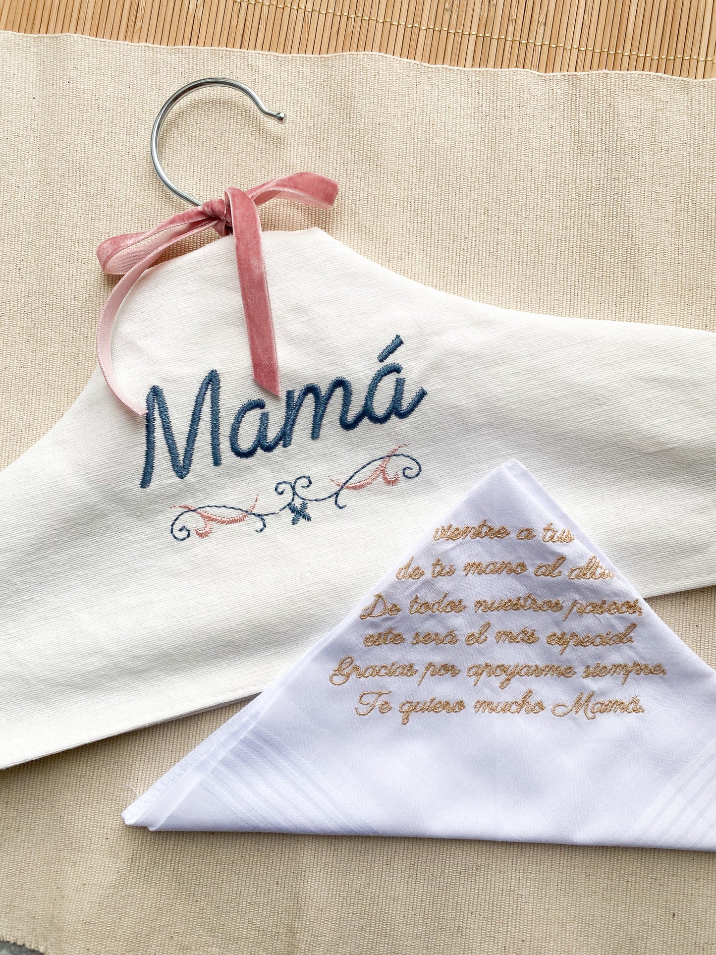 Pack Madrina: pañuelo + percha
