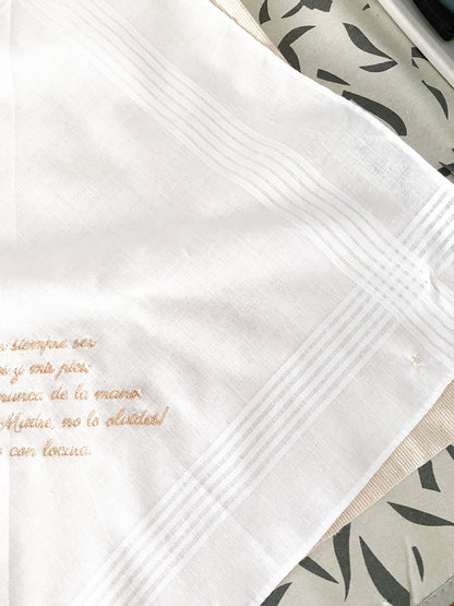 Pañuelo bordado madrina beige (Outlet)