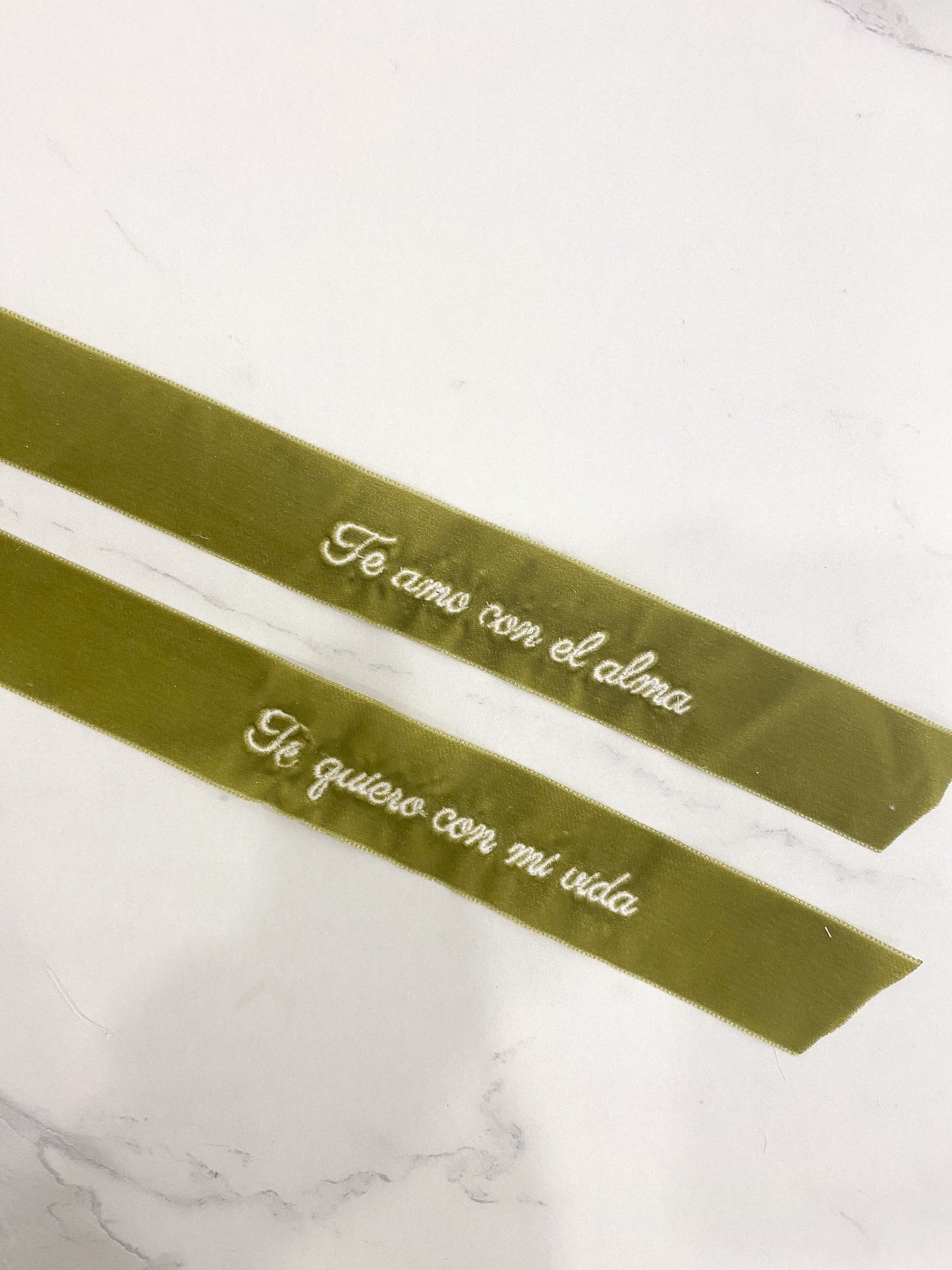 Lazo terciopelo bordado verde (Outlet)